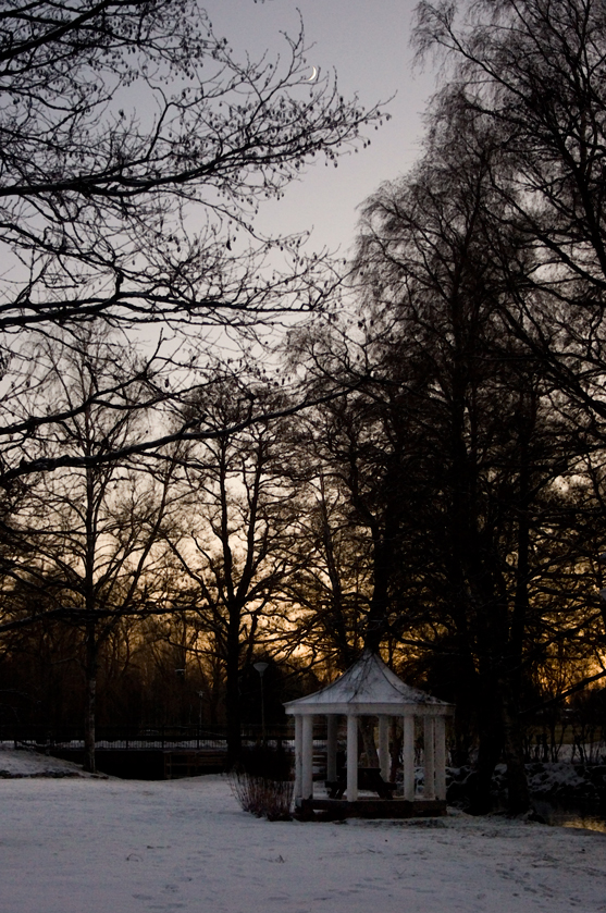Paviljong i skymning