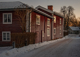 Tomt en går sin tysta ban